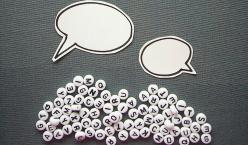 Sprechblasen über noch leeren Sprechblasen