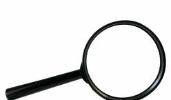 Lupe vor weißem Hintergrund