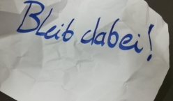 bleib dabei schriftzug